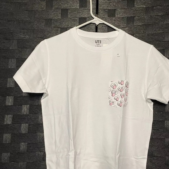 KAWS Other - Kaws x Uniqlo UT  2019 6th Limited Edition T-shirt Medium